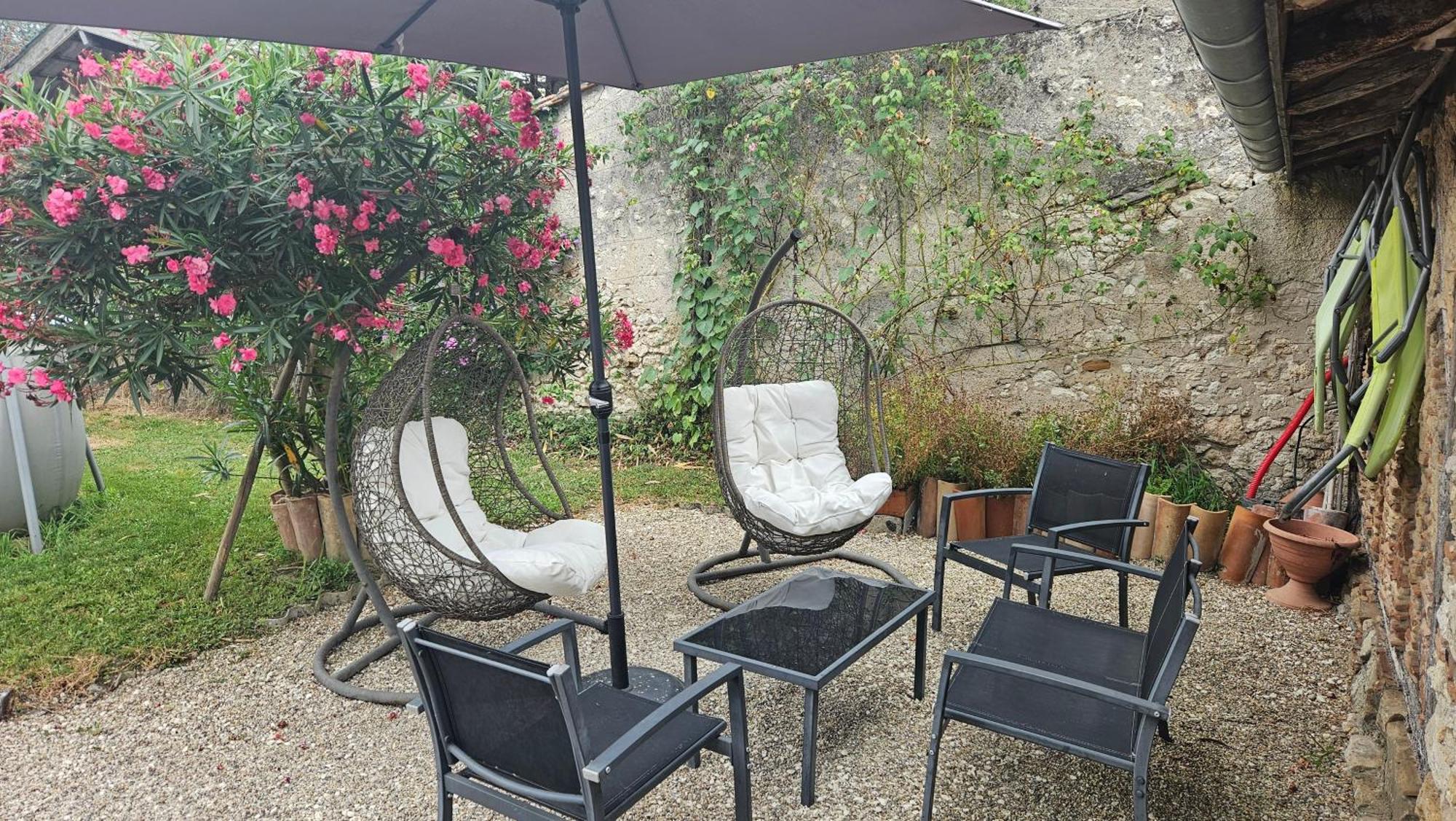 Chambres Et Gites Les Deux Chenes Pres De Bergerac Le Fleix 外观 照片
