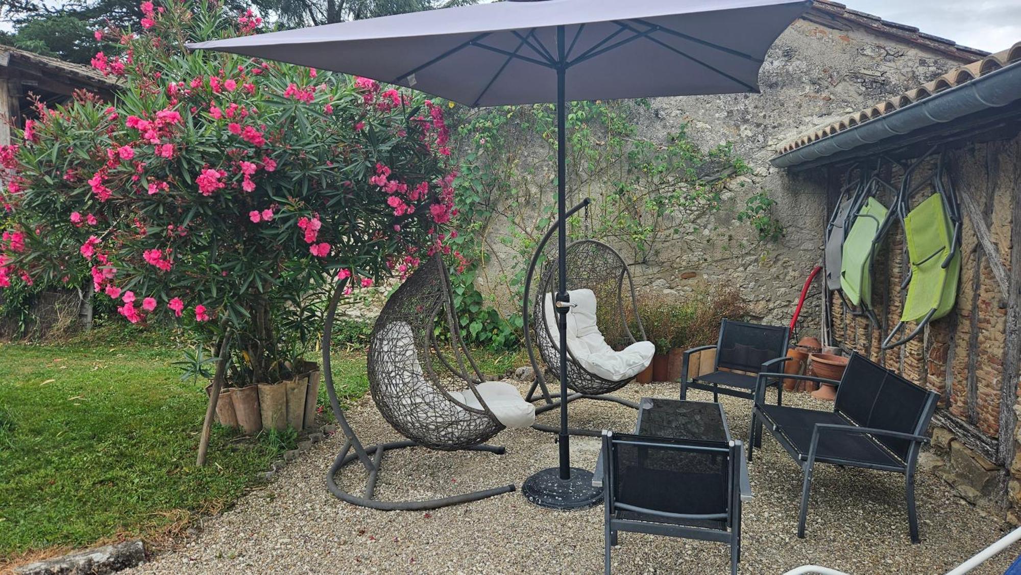 Chambres Et Gites Les Deux Chenes Pres De Bergerac Le Fleix 外观 照片